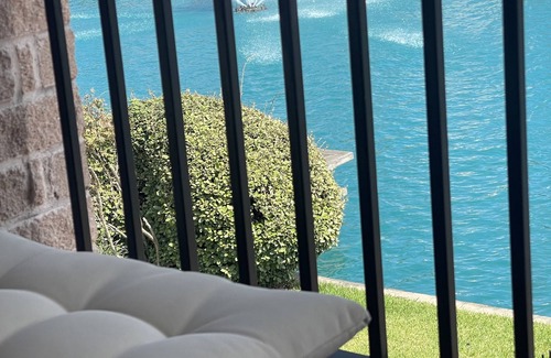 Chelsea Harbour House | Nice luxurious queen bedroom stay at blue water lake 🏡 in center of Sugar land.