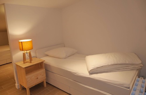 Les Deux Alpes Apartment | Nice modern apartment, center, ski start 150m away, 12 people