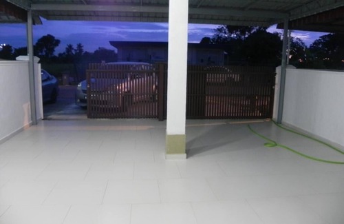 Taman Gadong Perdana House | Nice Modern House for 10 pax (Stay99)