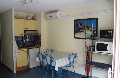 Calvi Apartment | Nice studio with loggia and air conditioning, in the pinewood, 100 m from the beach