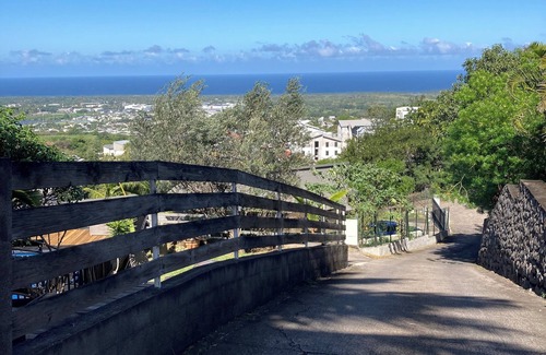 L'Etang-Sale Apartment | Nice Studio with private swimming pool and sea landscape