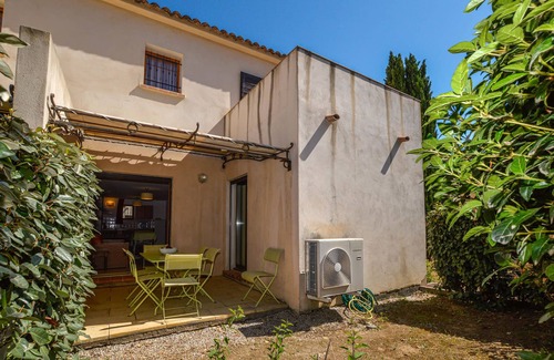 Lozari Apartment | Nice vacation apartment with terrace and pool in the north of Corsica.