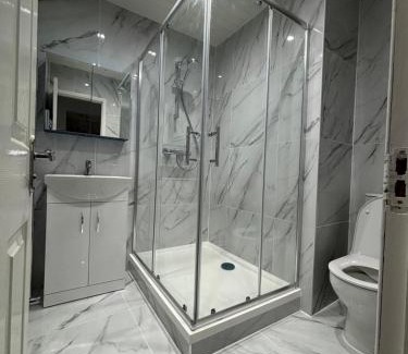 Lacey Green House | Nicely furnished 2 Bedroom Property Independent with Parking