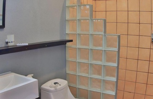 Potrero Hotel | Nicely priced hotel room with 2 beds in Potrero with pool - TV and AC