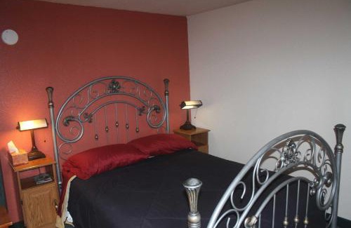 Copper Center Hotel | Nicolai's Mine Camp