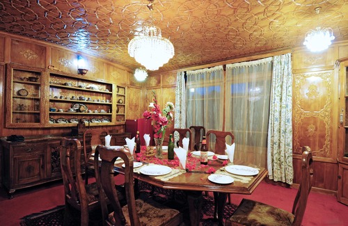 Nagin Bagh Hotel | Nigeen Beauty Houseboats