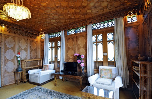 Nagin Bagh Hotel | Nigeen Beauty Houseboats