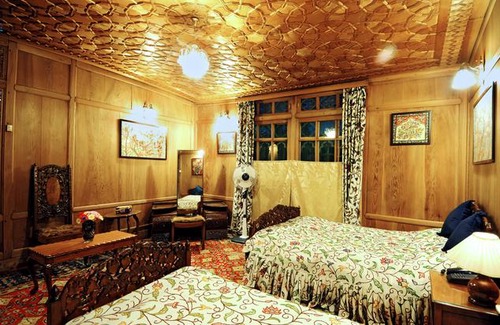 Nagin Bagh Hotel | Nigeen Beauty Houseboats