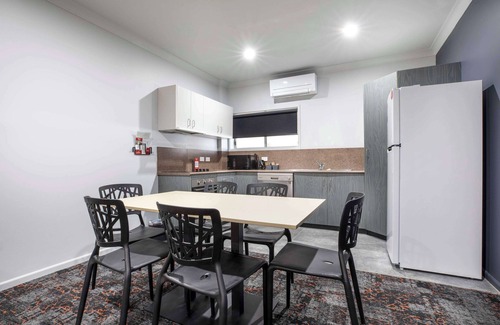 Warwick Hotel | Nightcap at Horse and Jockey Hotel Warwick