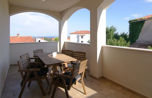 Sisan Apartment | Nina 3 - New app featuring Air condition and swimming pool
