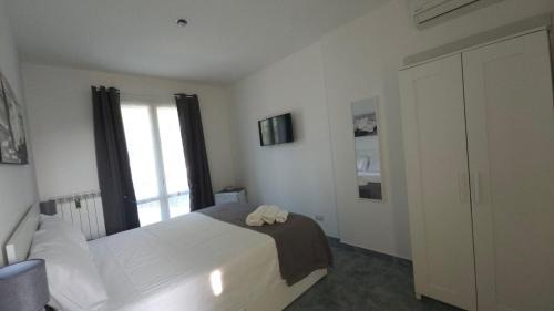 Sirolo House | Nina Camera