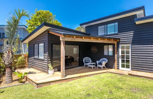 Werri Beach House | NIRVANA SEASIDE COTTAGES, Werri Beach, Gerringong & Surrounds