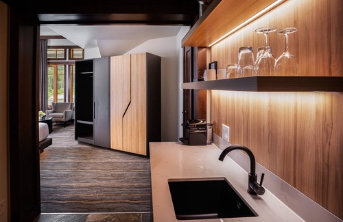 Whistler Creekside Hotel | Nita Lake Lodge