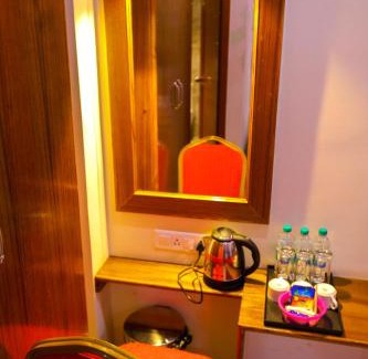 Kanchipuram Hotel | Nitheesh Residency