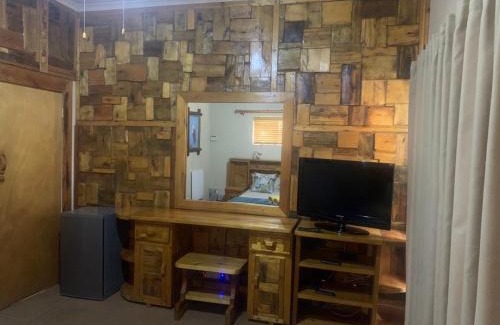 Vredefort Bed & Breakfast | Nkwasi Lodge