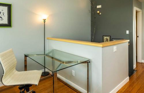 Whitehorse House | NN - The Kit 4 - Downtown 1-Bed 1-Bath