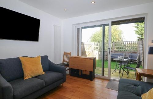 Felpham House | No 1 The Crickets