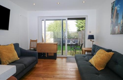 Felpham House | No 1 The Crickets