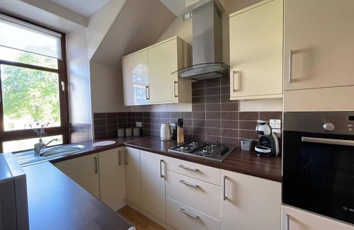 Inverness City Centre Apartment | No 10 - Immaculate top floor city centre two bed flat suitable for 4 guests.