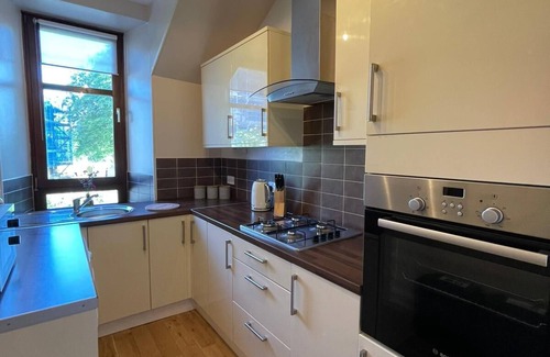 Inverness City Centre Apartment | No 10 - Immaculate top floor city centre two bed flat suitable for 4 guests.