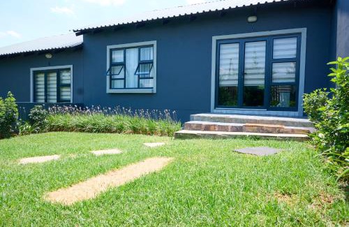 Greater Johannesburg Metropolitan Area Apartment | No 2 on Cladon Jadde Apartments