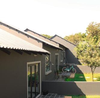 Greater Johannesburg Metropolitan Area Apartment | No 2 on Cladon Jadde Apartments