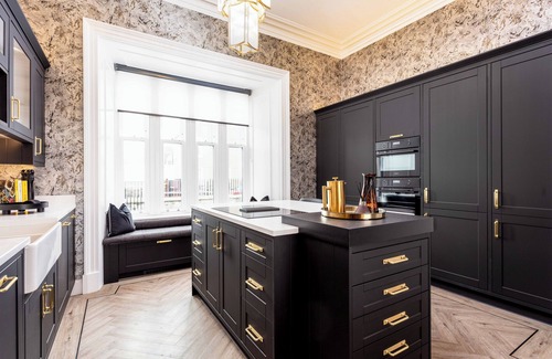 Troon House | No.36 South Beach - Donnini Apartments