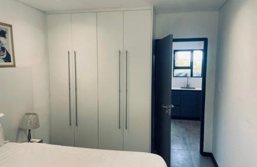 Greater Johannesburg Metropolitan Area Apartment | No 6 On Cladon # Jadde Apartments