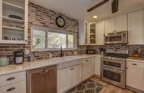 Prescott House | No Hidden Fees! Walk to Dwntwn!