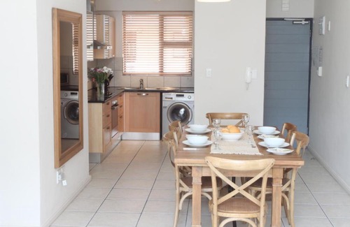 Scott Estate Apartment | No14 The Village Square