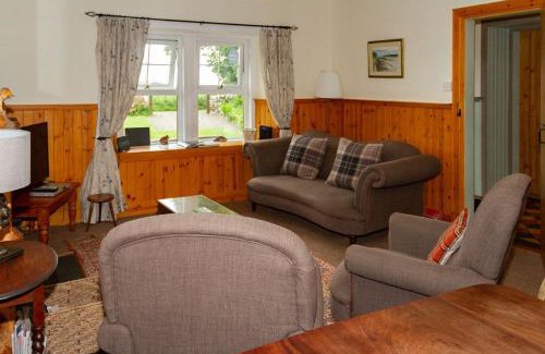 Kirkcudbright House | No2 Chapelton Cottage
