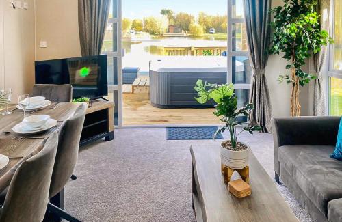 Laceby Resort | Noahs Retreat