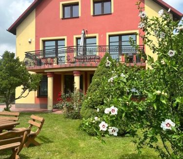 Czerna House | NOCLEGI Grojec