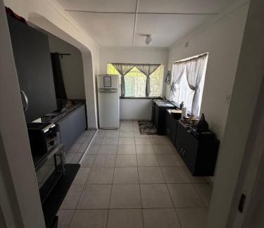 Vredefort Apartment | Noir & Blanc