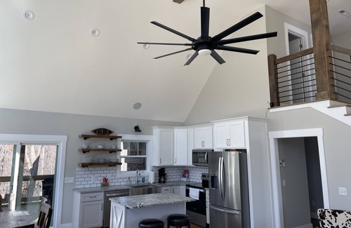 Lindseyville Cabin | Nolin Lake/Mammoth Cave Lakehouse Rental - Newly Built