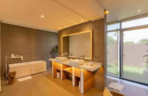 Tassoultante Hotel | NOMMOS Beach RESORT & POOL CLUB