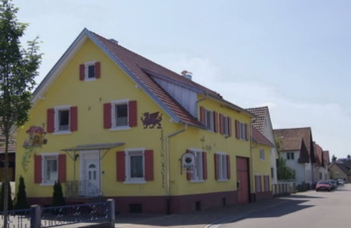 Rust Apartment | Non-smoking multi-bed room with shower and WC - Gästehaus Gravell