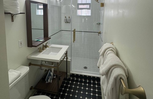 Manitou Springs House | Non-Smoking Standard Queen Room - NQC