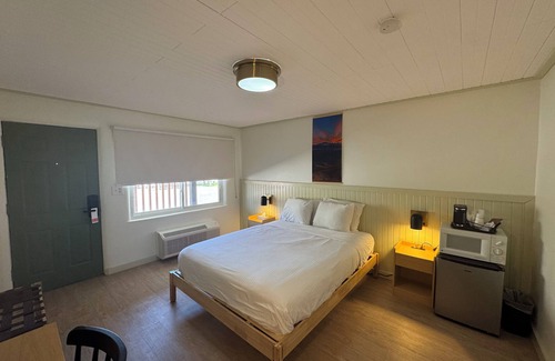 Manitou Springs House | Non-Smoking Standard Queen Room - NQC