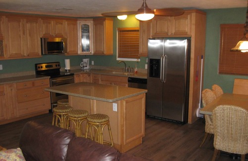 Dickinson House | Non Smoking/Water Front Bayhouse With Private Fishing Pier And Boat Dock