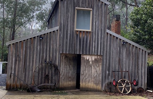 Noojee Apartment | Noojee Views Barn Top Toolshed Noojee Hotel Trestle Bridge Waterfalls Snow