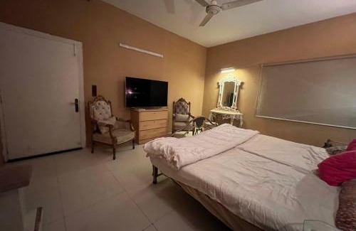 D.H.A. Bed & Breakfast | Noorabad House