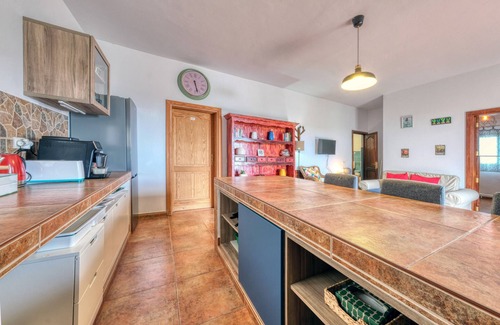 Tinajo Ski Chalet | NoPasaNada: apartmento privado el Hierro, vistas al jardín