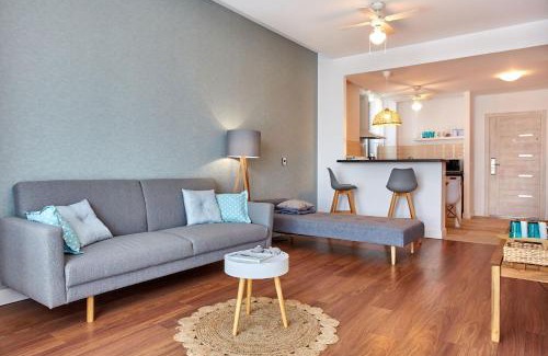 Mamaia-Sat Apartment | Nordic 81 Onix Blue