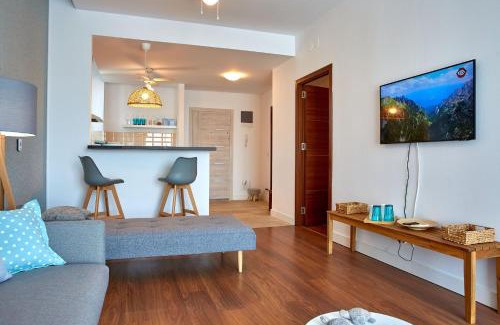 Mamaia-Sat Apartment | Nordic 81 Onix Blue