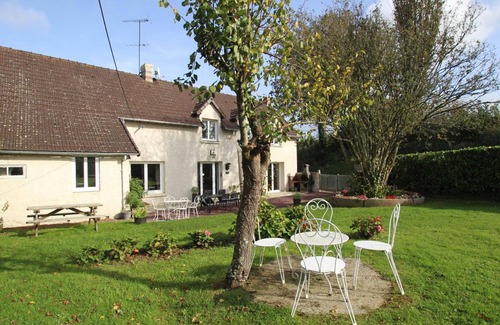 Ancteville Cottage | Norman house with garden and pets allowed