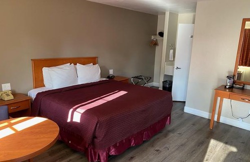 North Junior College Neighborhood Association Hotel | North Bay Inn Santa Rosa