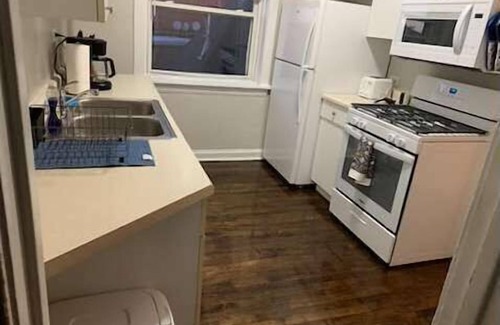 Edgewater Beach Apartment | North Chicago Home Su