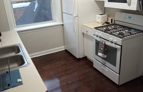 Edgewater Beach Apartment | North Chicago Home Su