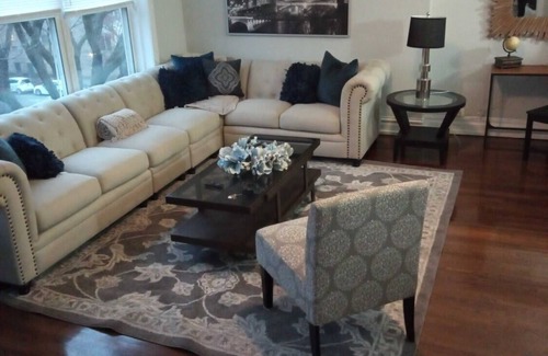 Edgewater Beach Apartment | North Chicago Home Su